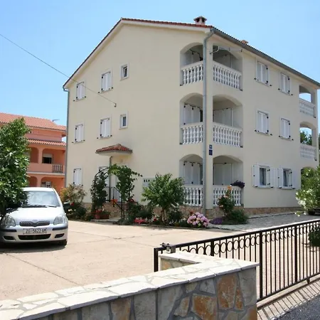 Two-bedroom In Vii Lejlighed Šilo
