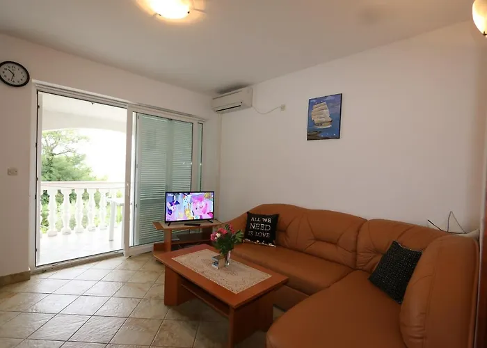 Two-bedroom In Vii Διαμέρισμα *